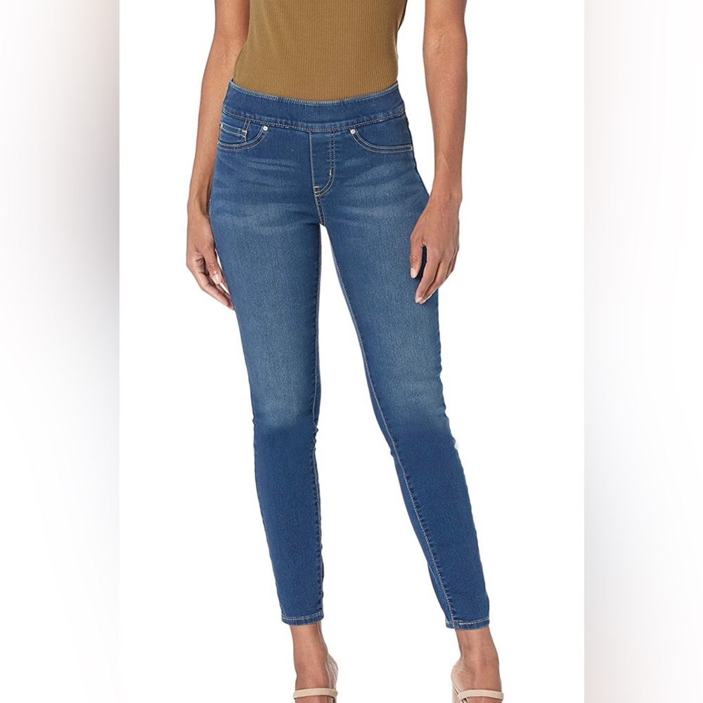 Levi Strauss Shaping Pull On Skinny Jeans size 8